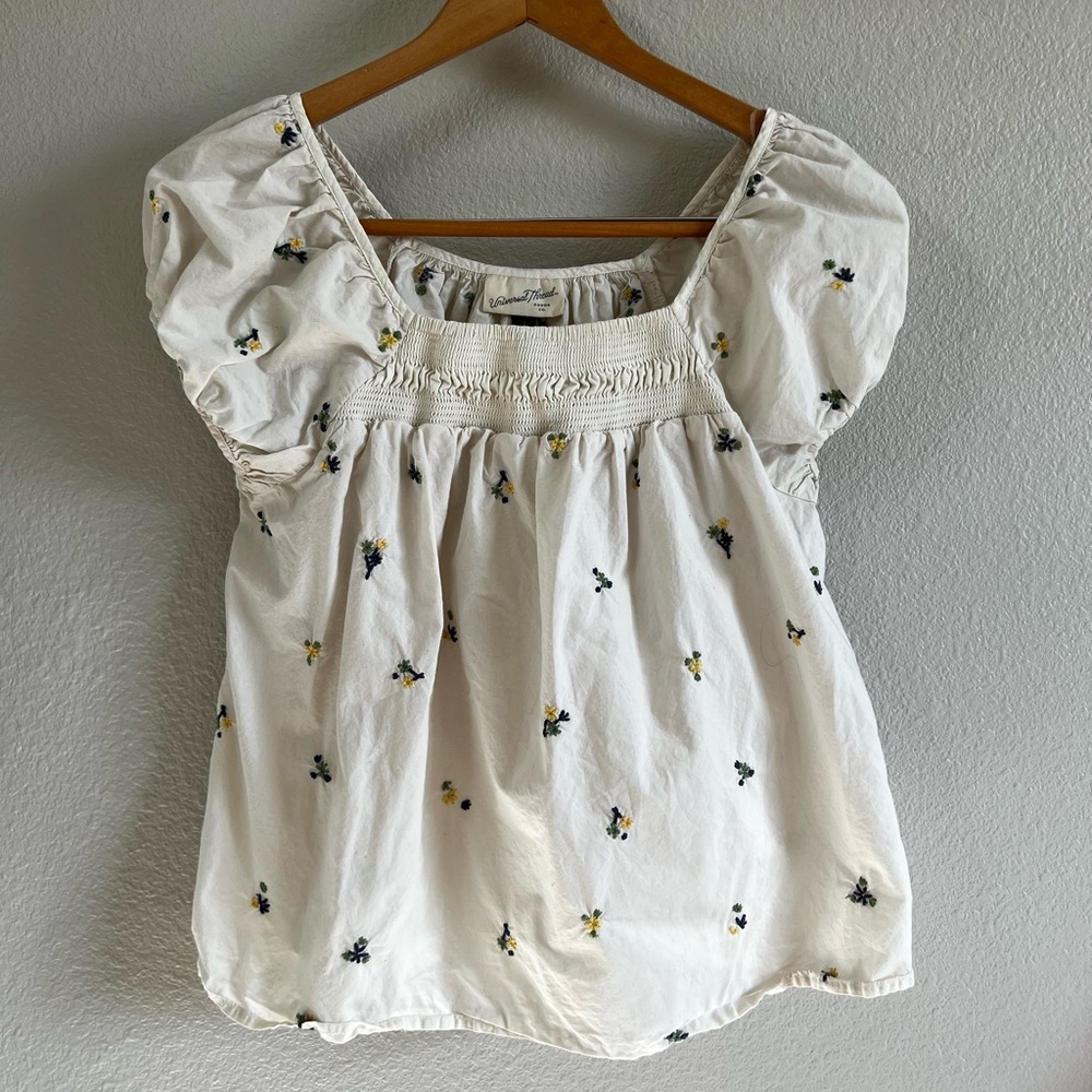 Universal Threads Embroidered Peasant Top